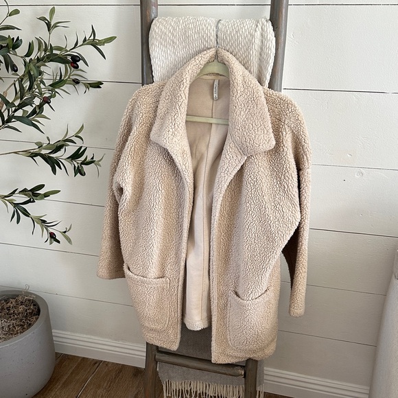 Z Supply Jackets & Blazers - Z Supply Soft Tan Teddy Jacket